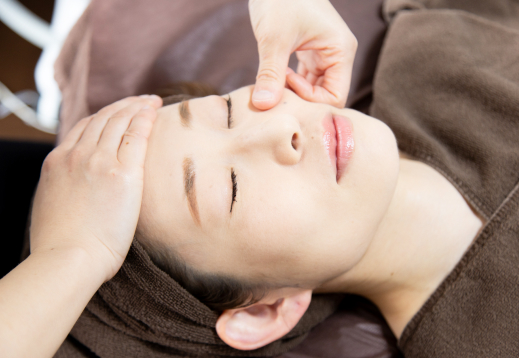 小顔・うるおい・透明感手のぬくもりで美肌を育てる